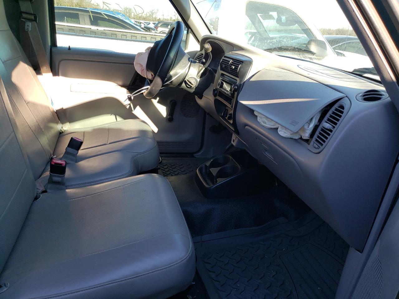 Photo 5 from auction – 1998 FORD RANGER with VIN 1FTYR10C5WUB39356