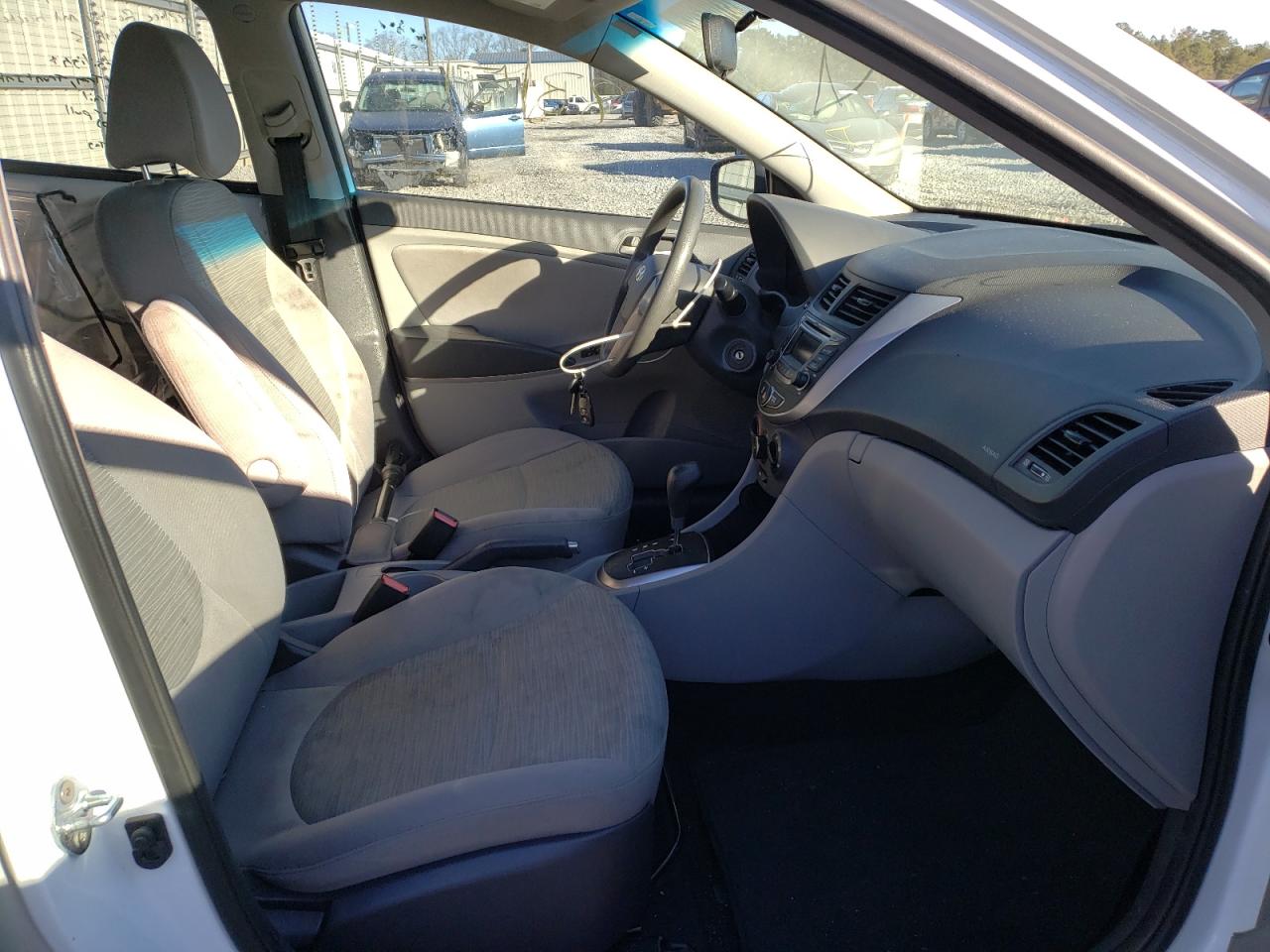 Photo 5 from auction – 2016 HYUNDAI ACCENT SE with VIN KMHCT4AE8GU162768