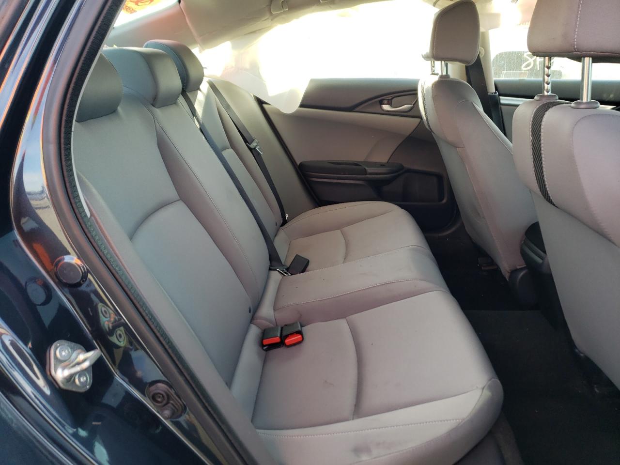 Photo 6 from auction – 2017 HONDA CIVIC LX with VIN 2HGFC2F55HH543966