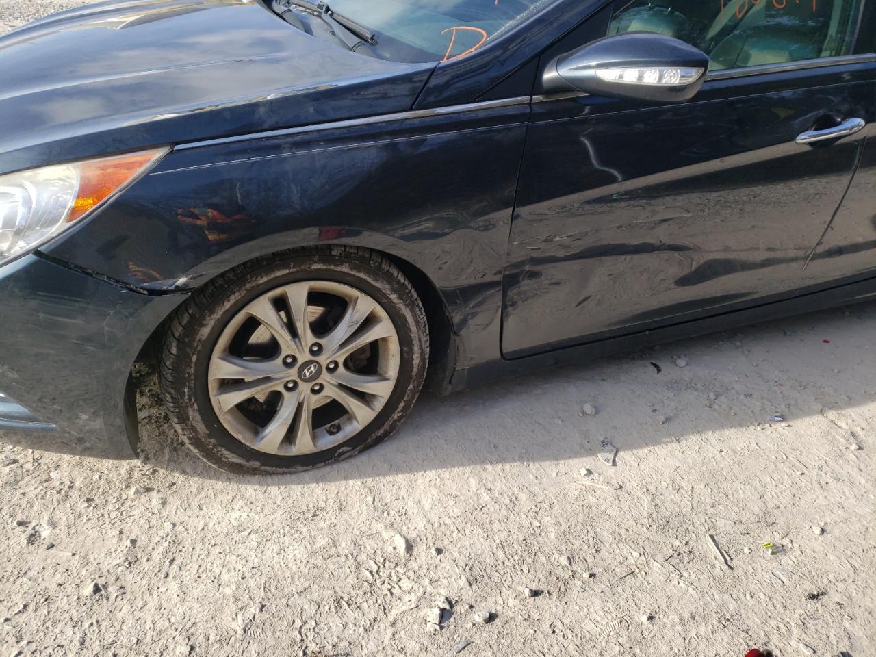 Photo 9 from auction – 2011 HYUNDAI SONATA SE with VIN 5NPEC4ACXBH296907