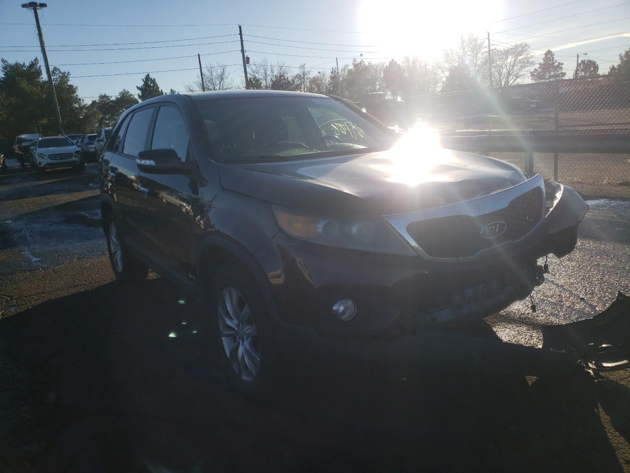 KIA SORENTO EX 2011 with VIN 5XYKUCA18BG021696 - Photo from auction