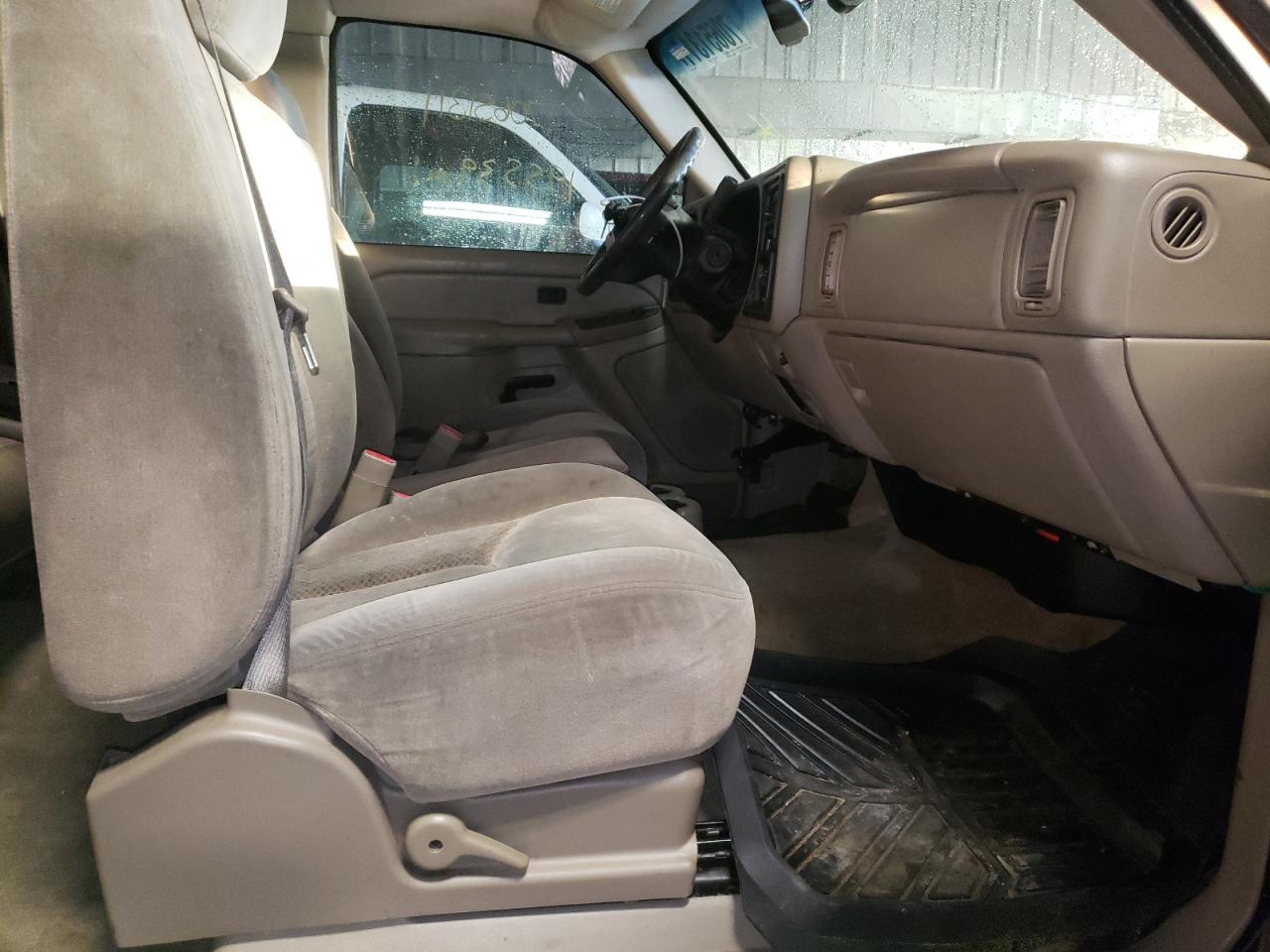 Photo 5 from auction – 2005 CHEVROLET SILVERADO with VIN 2GCEC19V851381318