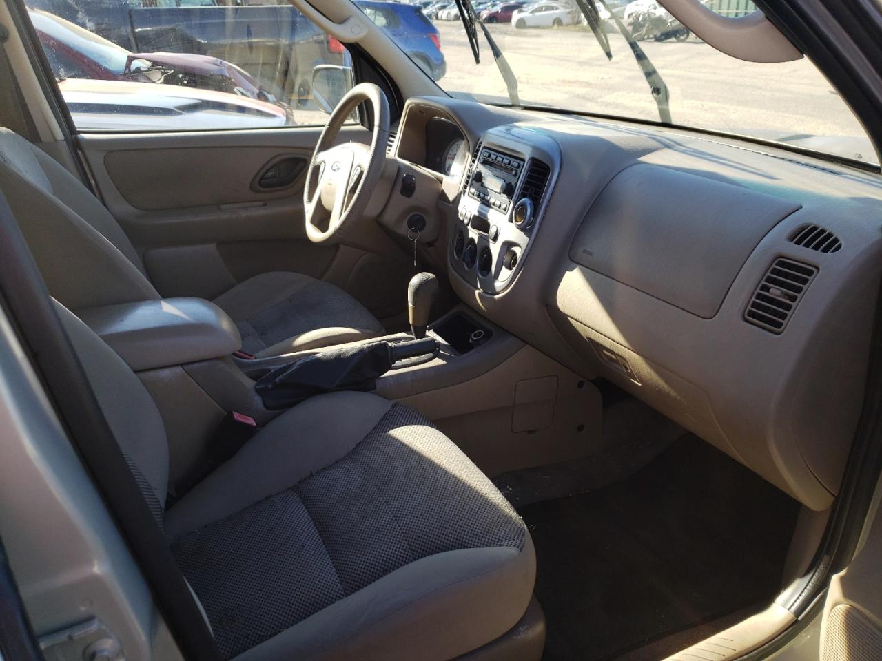 Photo 5 from auction – 2005 FORD ESCAPE XLT with VIN 1FMYU93135DA02112