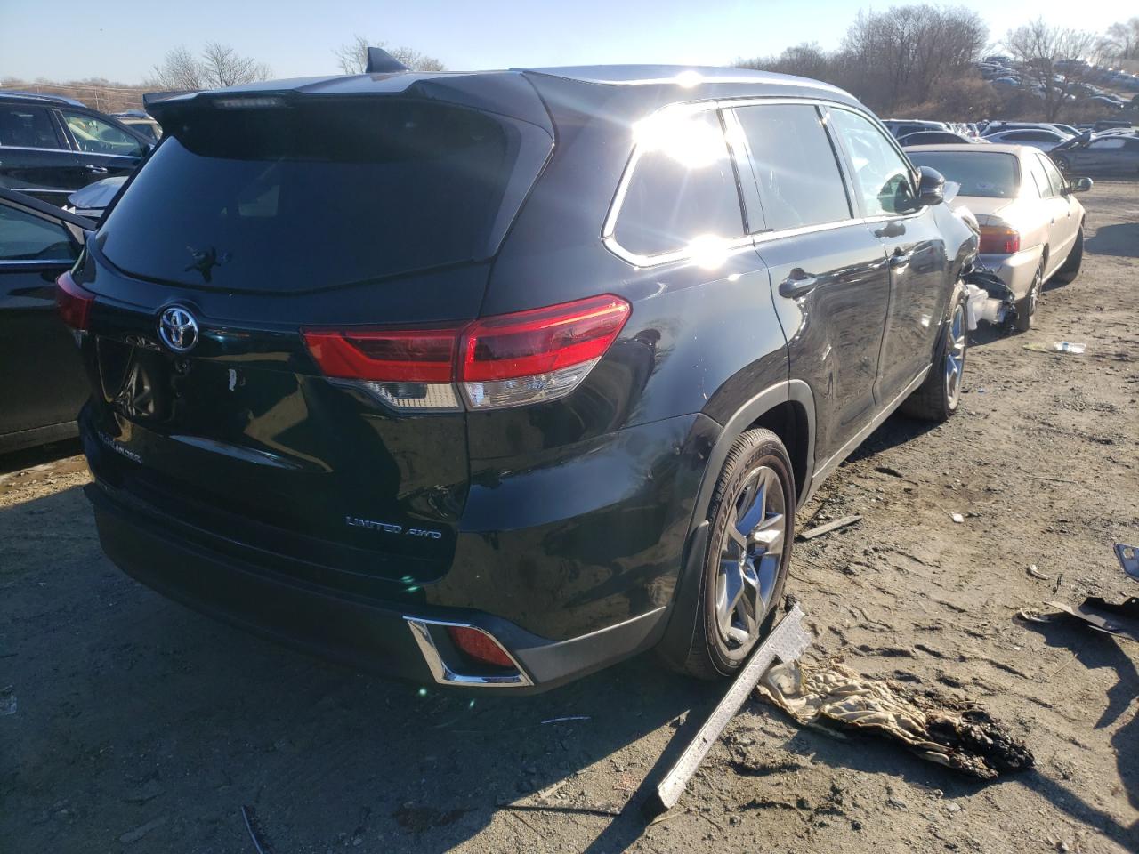Photo 4 from auction – 2019 TOYOTA HIGHLANDER with VIN 5TDDZRFH7KS959274