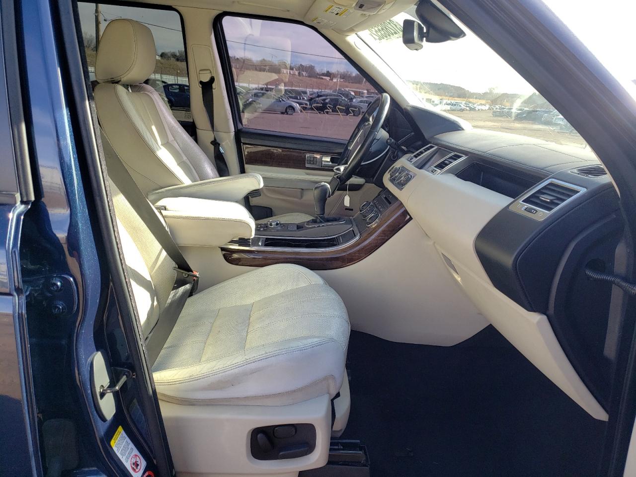 Photo 5 from auction – 2011 LAND ROVER RANGE ROVE with VIN SALSK2D47BA296586