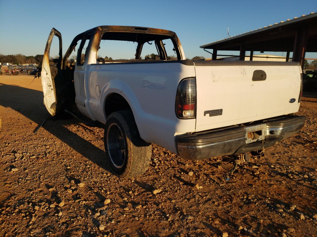 Photo 3 from auction – 2001 FORD F250 SUPER with VIN 1FTNX21F81EB86259