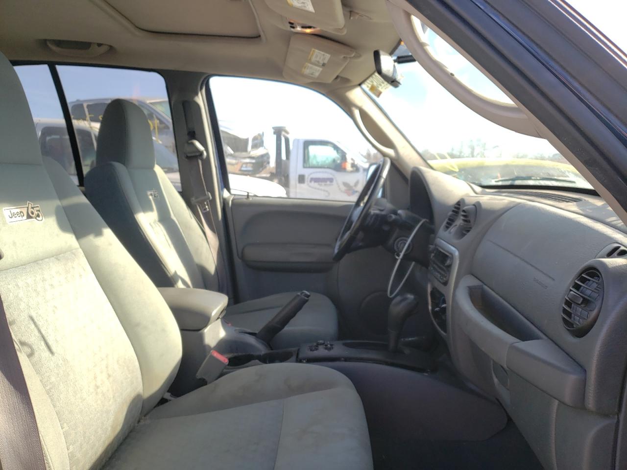 Photo 5 from auction – 2006 JEEP LIBERTY SP with VIN 1J4GL48K46W228151