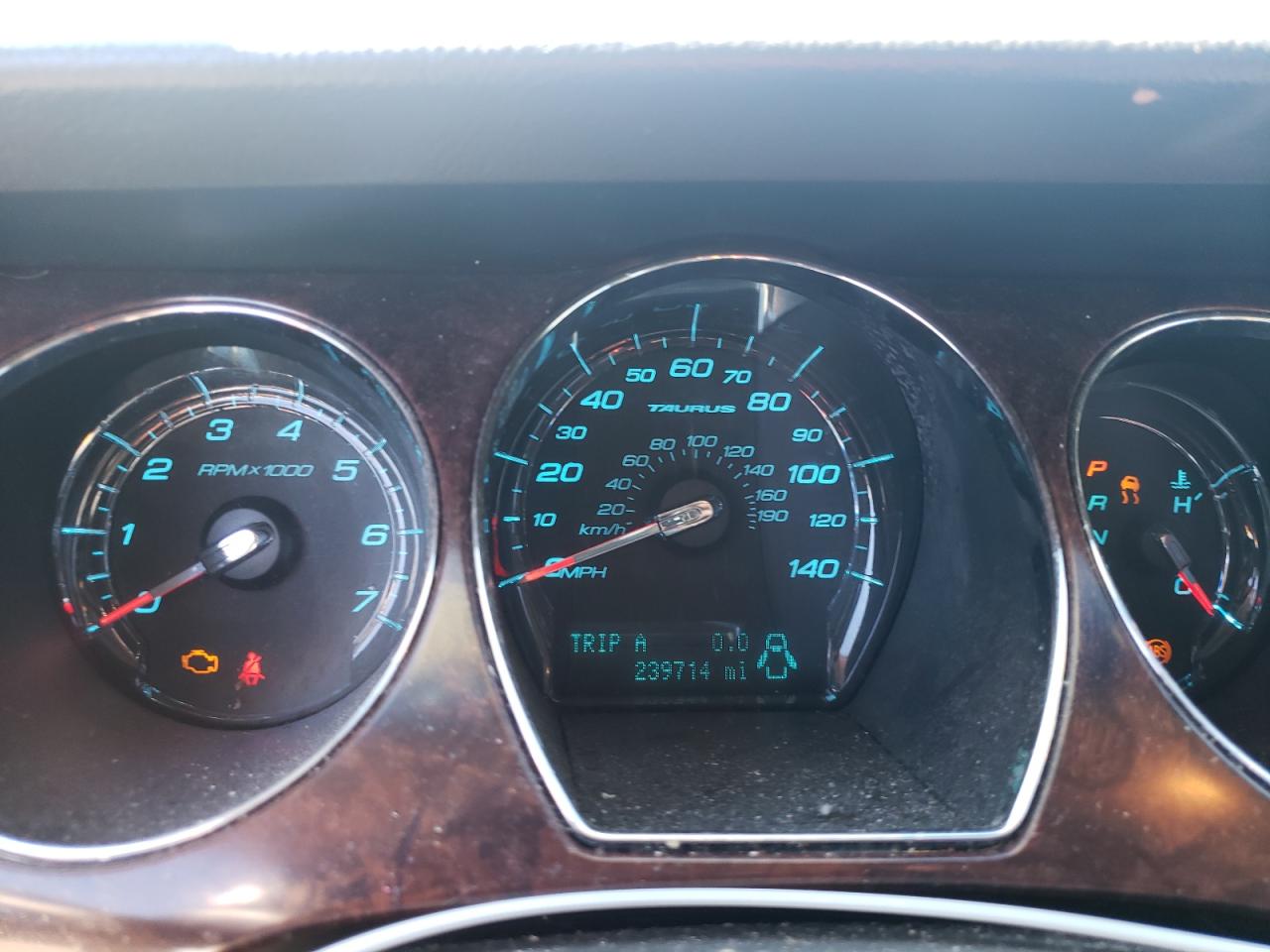 Photo 8 from auction – 2010 FORD TAURUS SEL with VIN 1FAHP2EW4AG117554