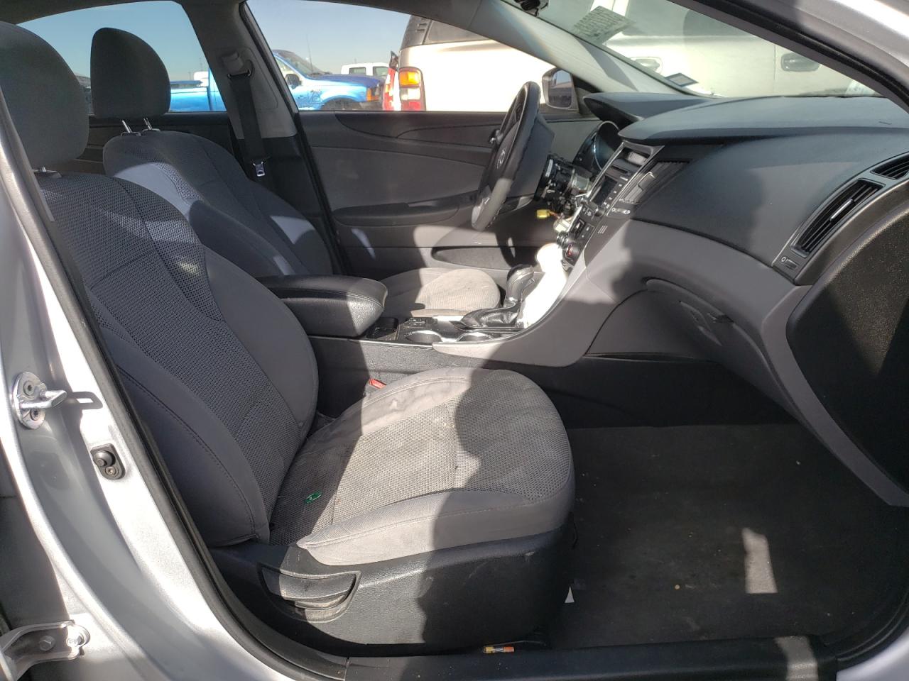 Photo 5 from auction – 2014 HYUNDAI SONATA GLS with VIN 5NPEB4AC9EH891853