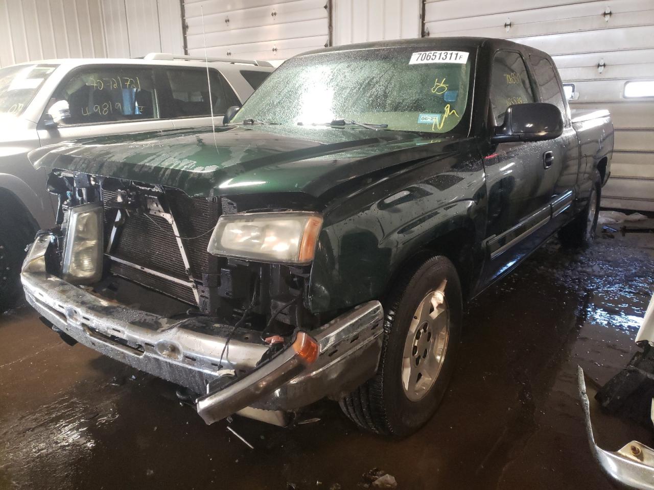 Photo 2 from auction – 2005 CHEVROLET SILVERADO with VIN 2GCEC19V851381318