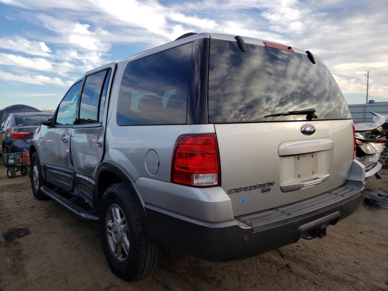 Photo 3 from auction – 2004 FORD EXPEDITION with VIN 1FMRU15W24LB90799