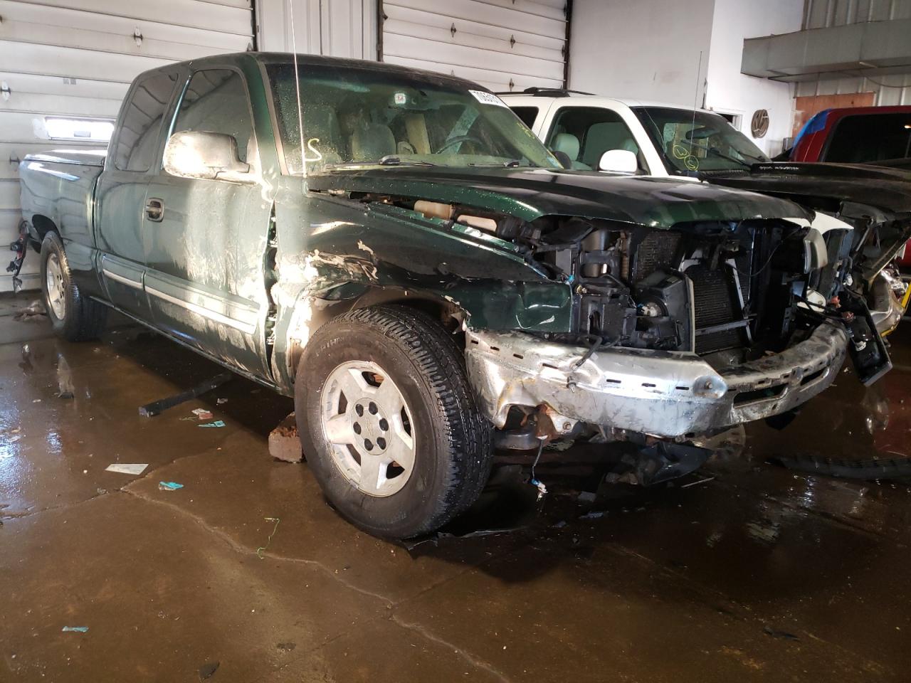 CHEVROLET SILVERADO 2005 with VIN 2GCEC19V851381318 - Photo from auction