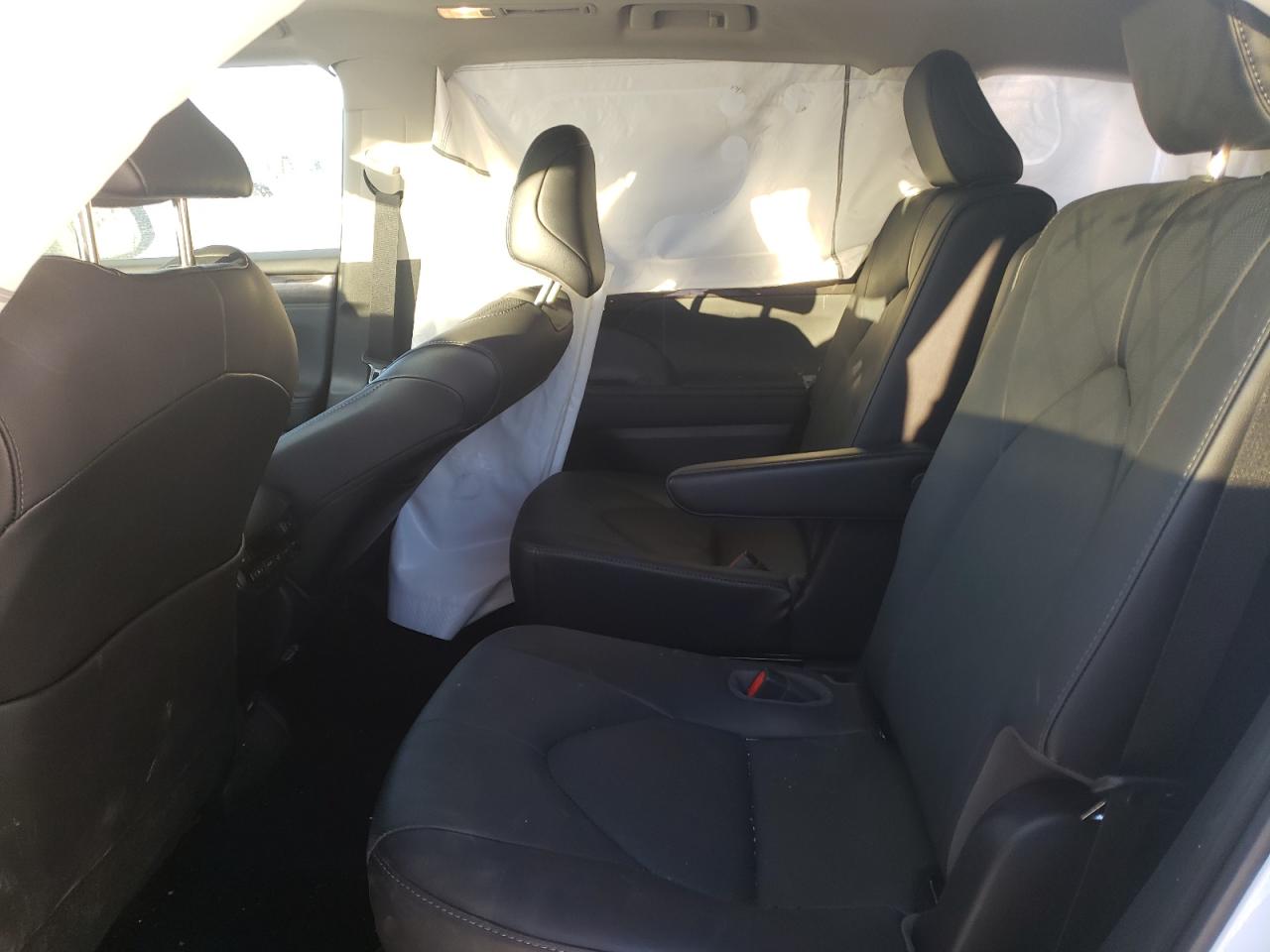 Photo 6 from auction – 2021 TOYOTA HIGHLANDER with VIN 5TDFZRBH9MS102343