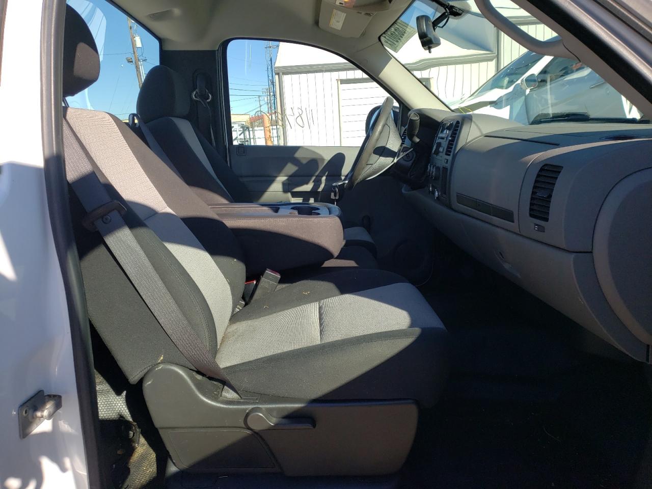 Photo 5 from auction – 2008 GMC SIERRA C15 with VIN 1GTEC14X08Z181778