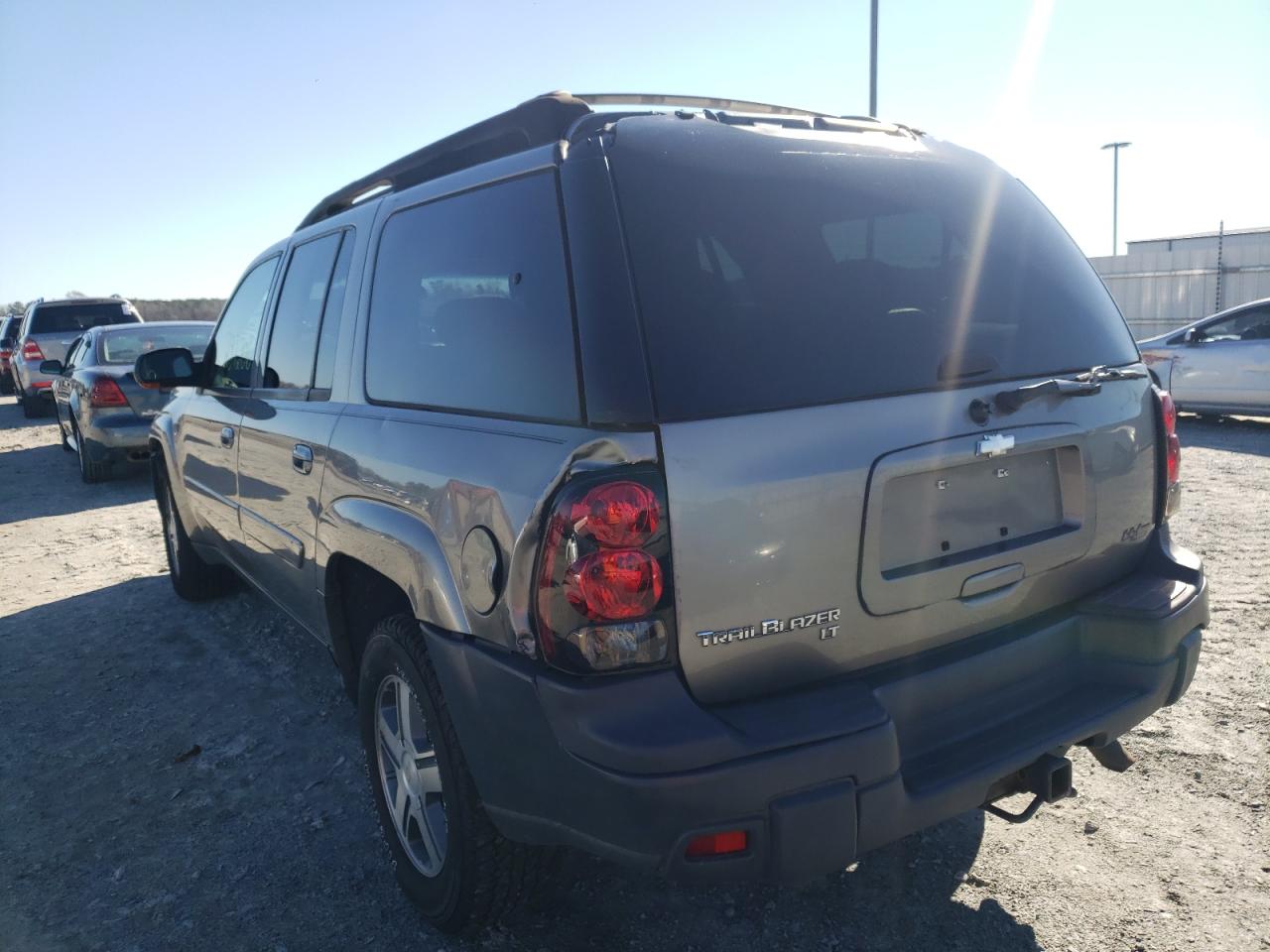 Photo 3 from auction – 2005 CHEVROLET TRAILBLAZE with VIN 1GNES16S856183433