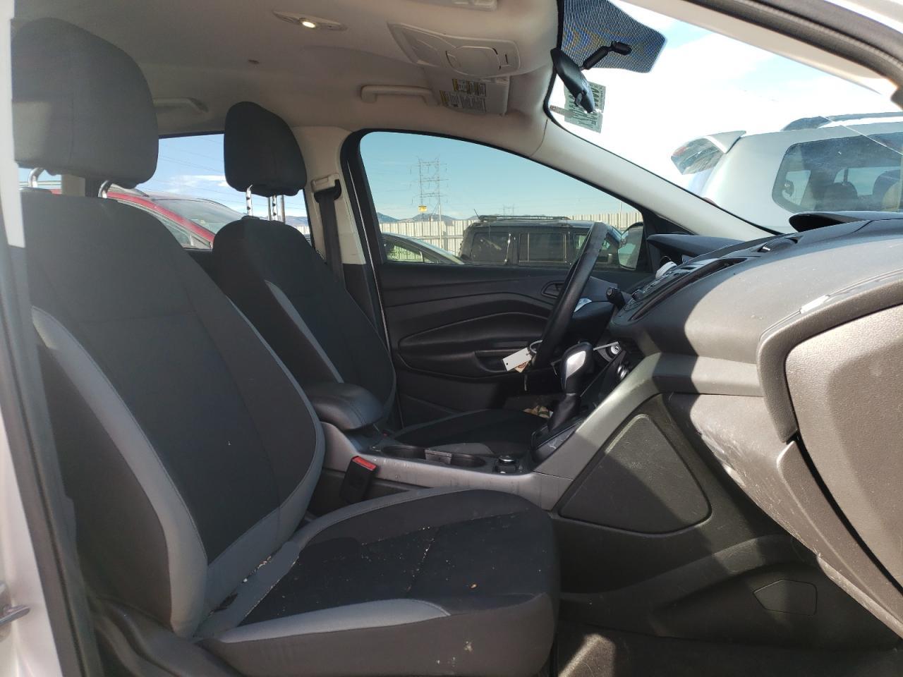 Photo 5 from auction – 2013 FORD ESCAPE S with VIN 1FMCU0F76DUB72033