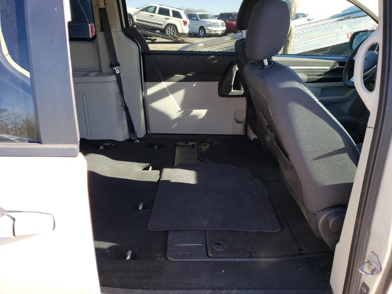 Photo 6 from auction – 2010 DODGE GRAND CARA with VIN 2D4RN4DEXAR134109
