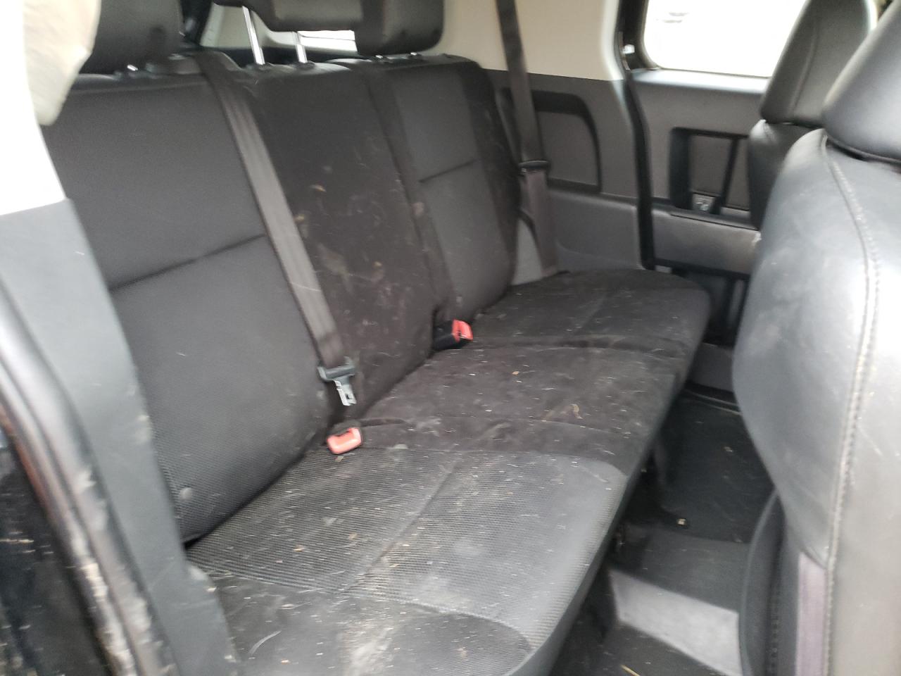 Photo 6 from auction – 2013 TOYOTA FJ CRUISER with VIN JTEBU4BF8DK156475