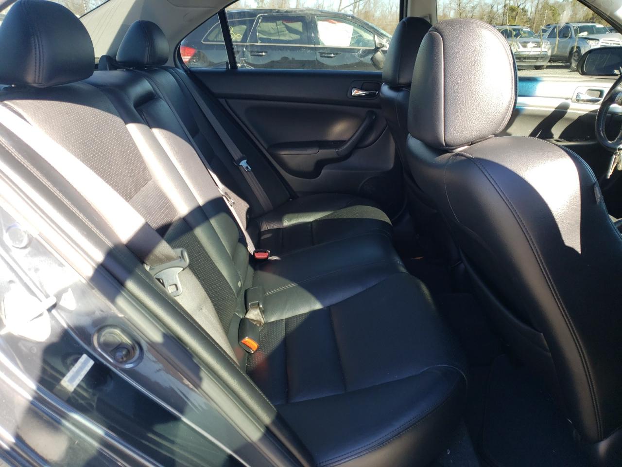 Photo 6 from auction – 2004 ACURA TSX with VIN JH4CL96814C034554