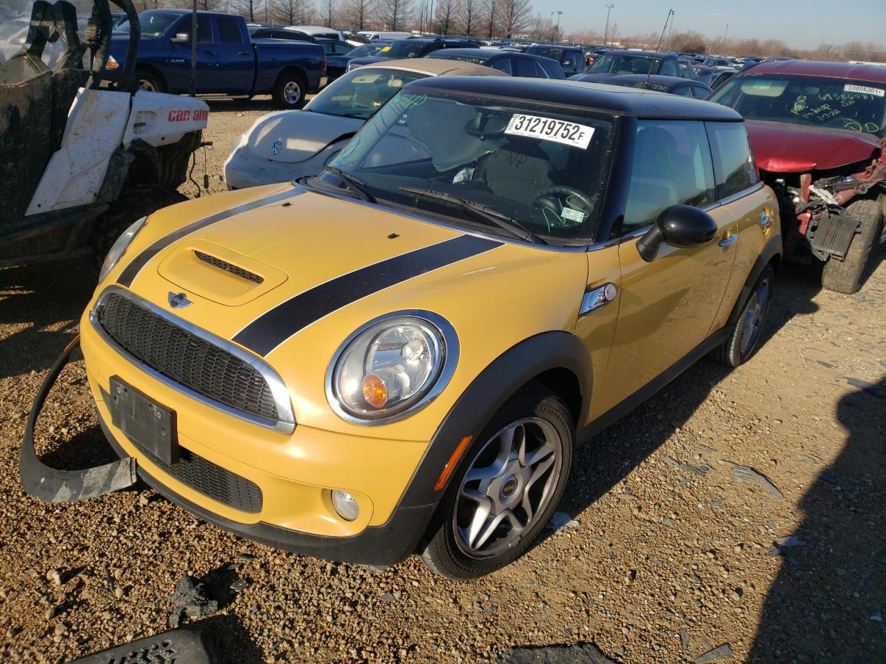 Photo 2 from auction – 2007 MINI COOPER S with VIN WMWMF73507TL91124