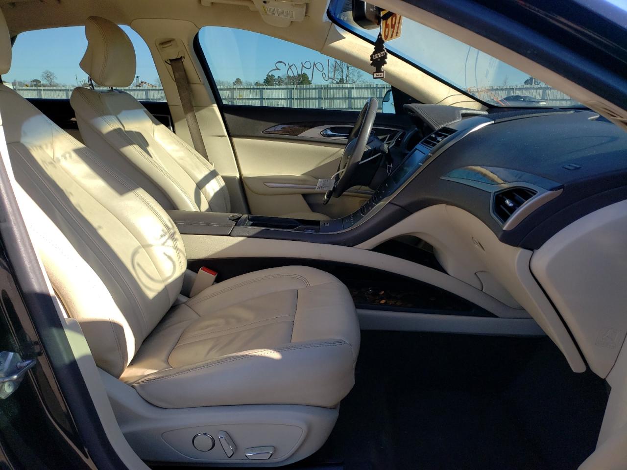 Photo 5 from auction – 2013 LINCOLN MKZ with VIN 3LN6L2G94DR817006