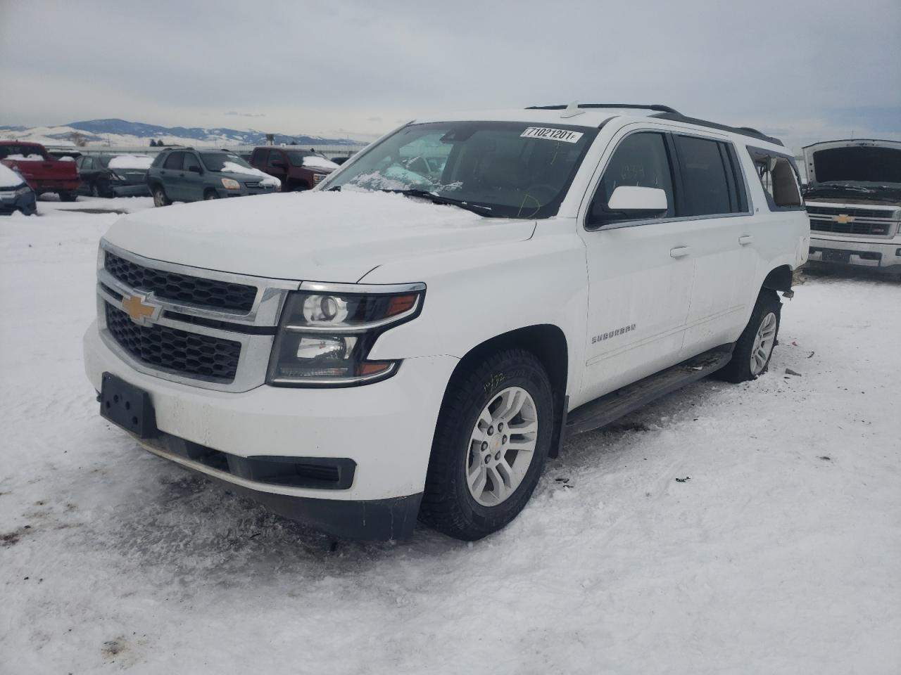 Photo 2 from auction – 2017 CHEVROLET SUBURBAN with VIN 1GNSKHKC0HR401622