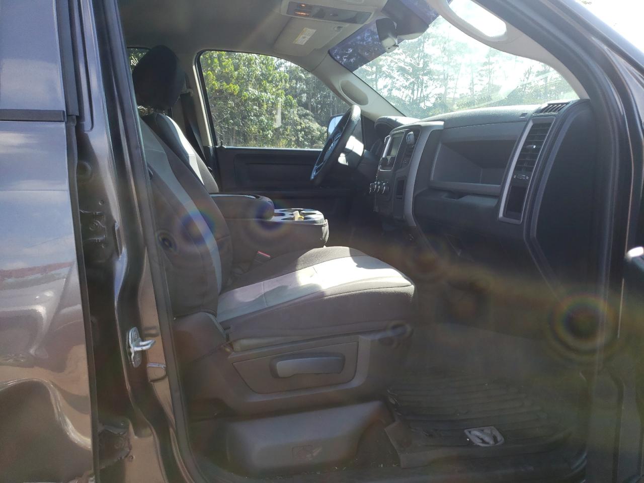 Photo 5 from auction – 2014 RAM 1500 ST with VIN 1C6RR7FG5ES242408