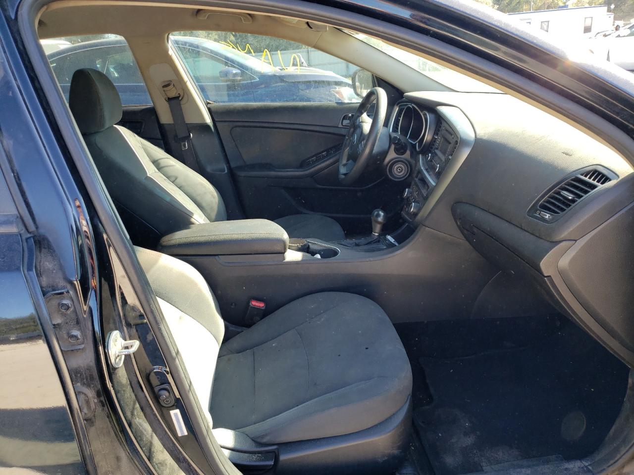 Photo 5 from auction – 2015 KIA OPTIMA LX with VIN 5XXGM4A75FG432872