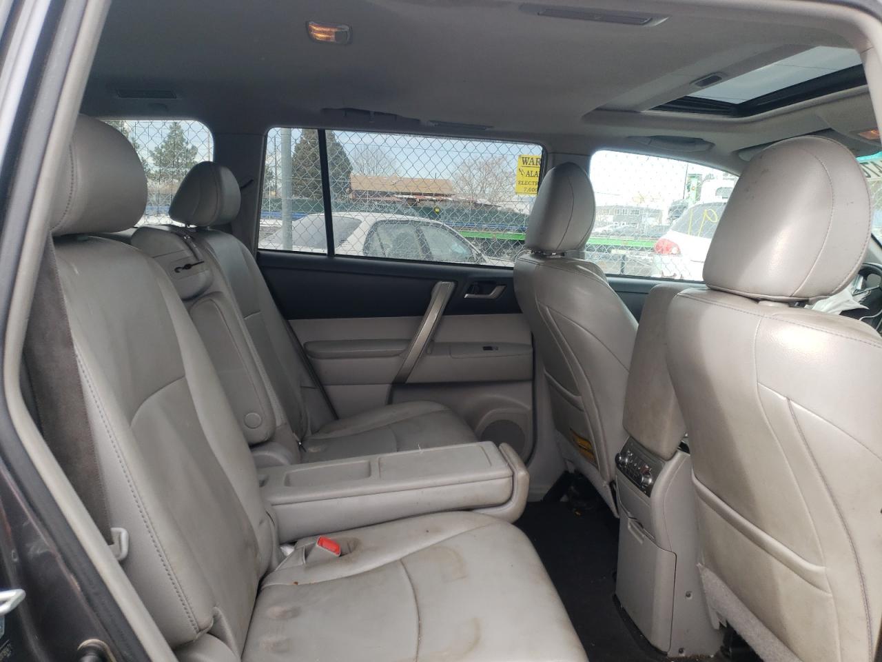 Photo 6 from auction – 2013 TOYOTA HIGHLANDER with VIN 5TDBK3EH7DS180471