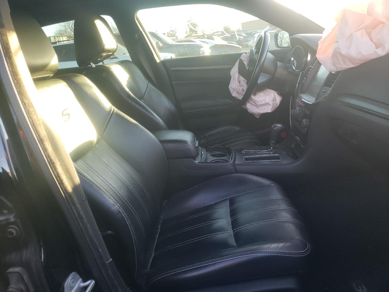 Photo 5 from auction – 2013 CHRYSLER 300 S with VIN 2C3CCABT5DH513624
