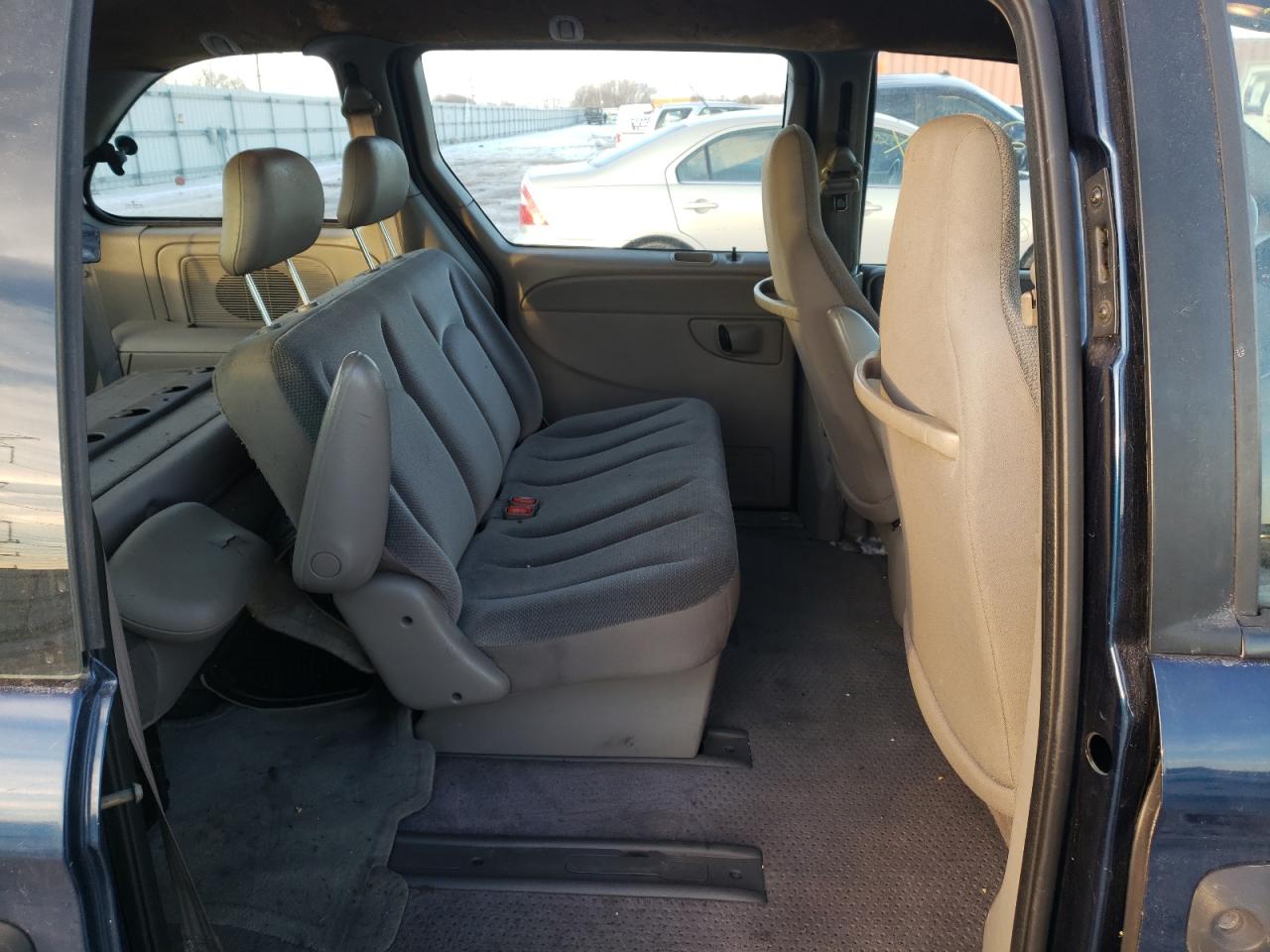 Photo 6 from auction – 2003 DODGE CARAVAN SE with VIN 1D4GP25333B173418