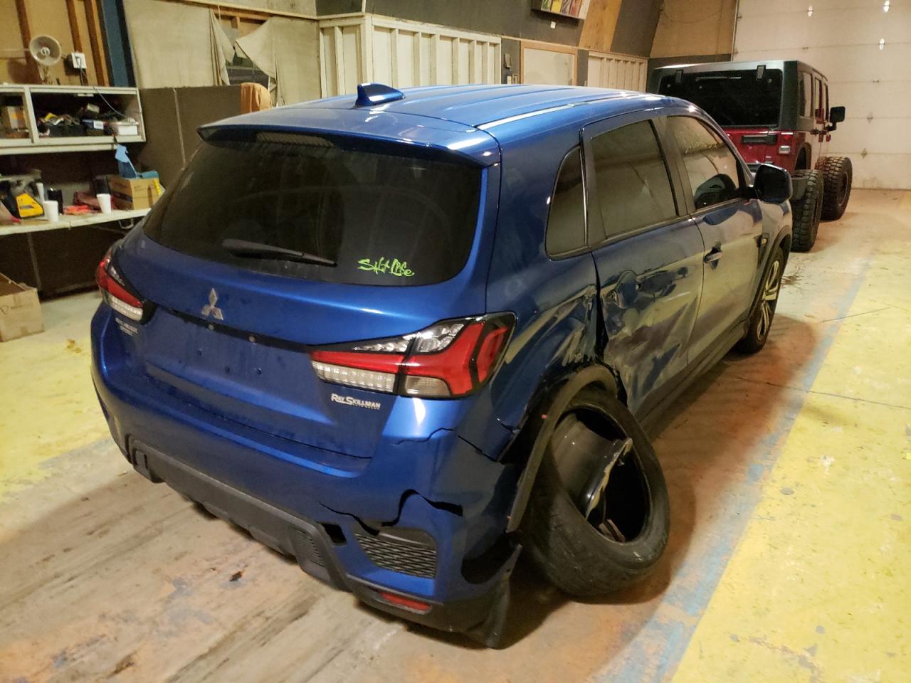 Photo 4 from auction – 2021 MITSUBISHI OUTLANDER with VIN JA4APUAU5MU006376