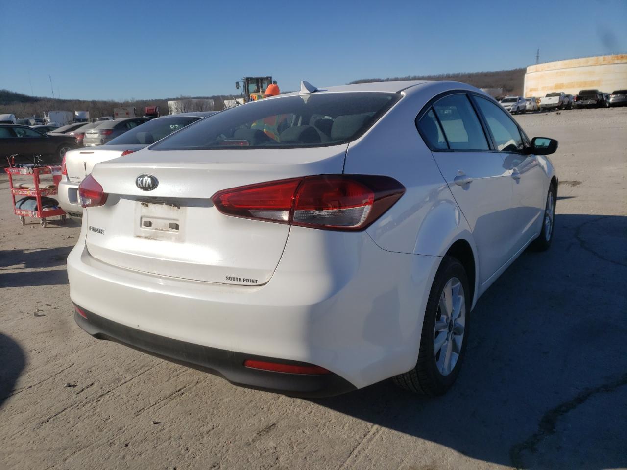 Photo 4 from auction – 2017 KIA FORTE LX with VIN 3KPFL4A71HE008051