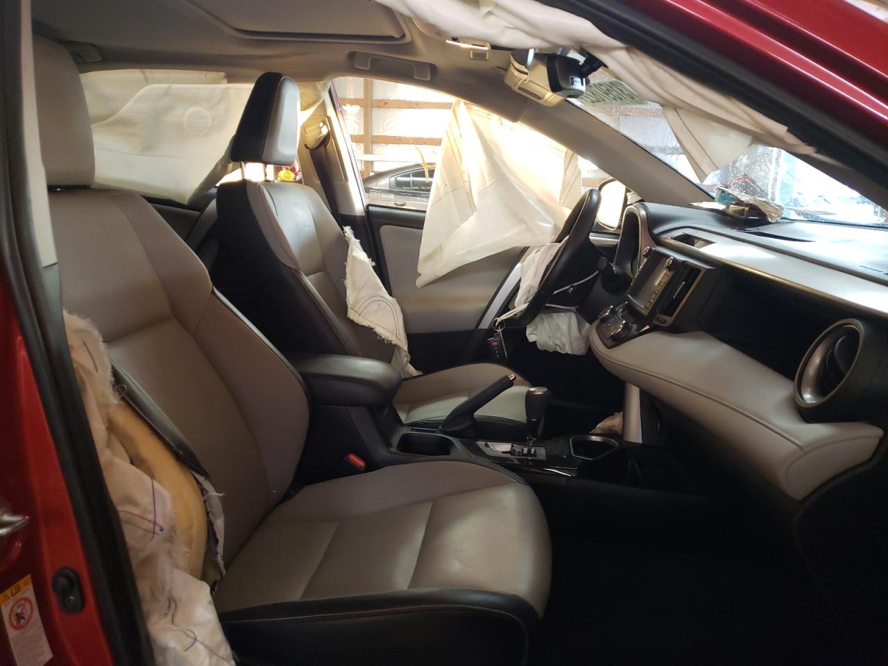 Zdjęcie 5 z aukcji – 2016 TOYOTA RAV4 LIMIT z VIN JTMDFREV2GJ084271