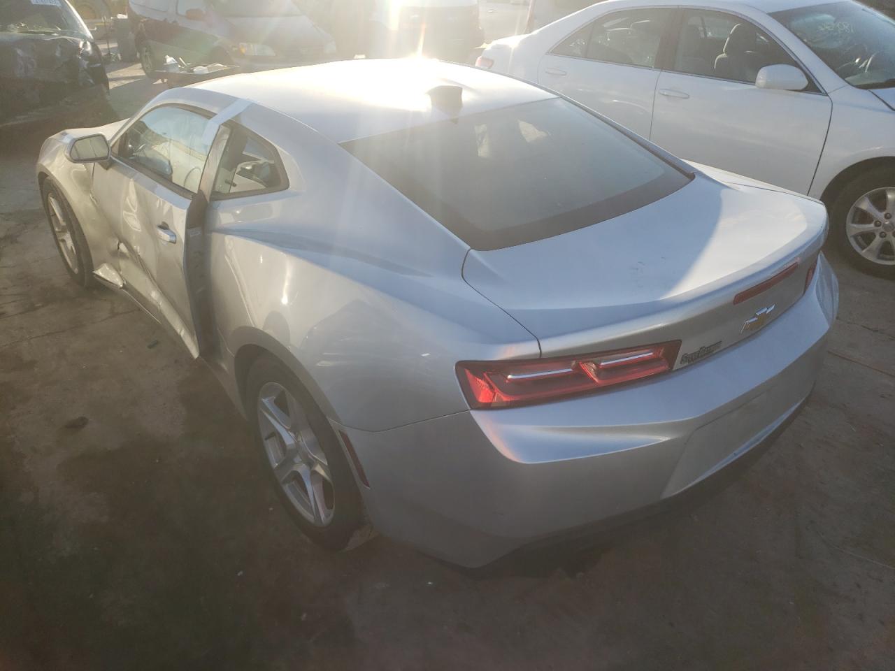 Photo 3 from auction – 2018 CHEVROLET CAMARO LT with VIN 1G1FB1RX5J0123989