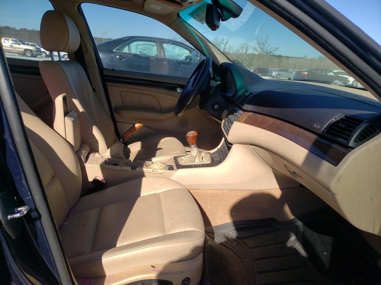 Photo 5 from auction – 2004 BMW 3 SERIES with VIN WBAEU33445PF63206