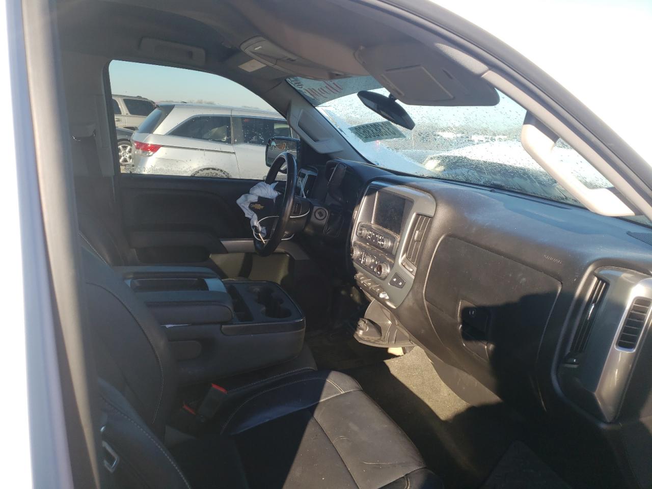 Photo 5 from auction – 2018 CHEVROLET SILVERADO with VIN 3GCUKREC6JG377660
