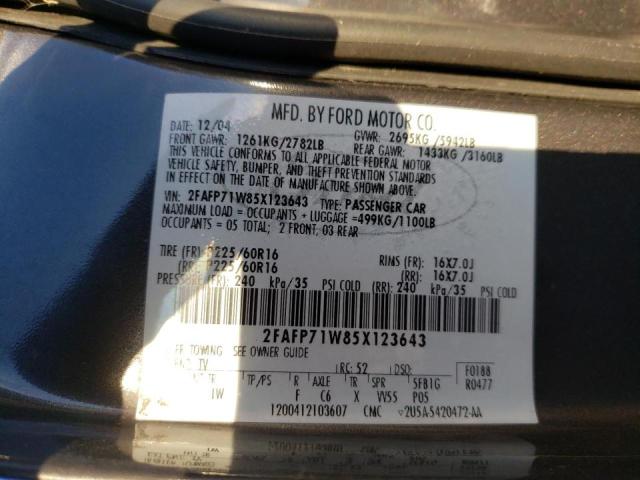 Zdjęcie 10 z aukcji – 2005 FORD CROWN VICT z VIN 2FAFP71W85X123643