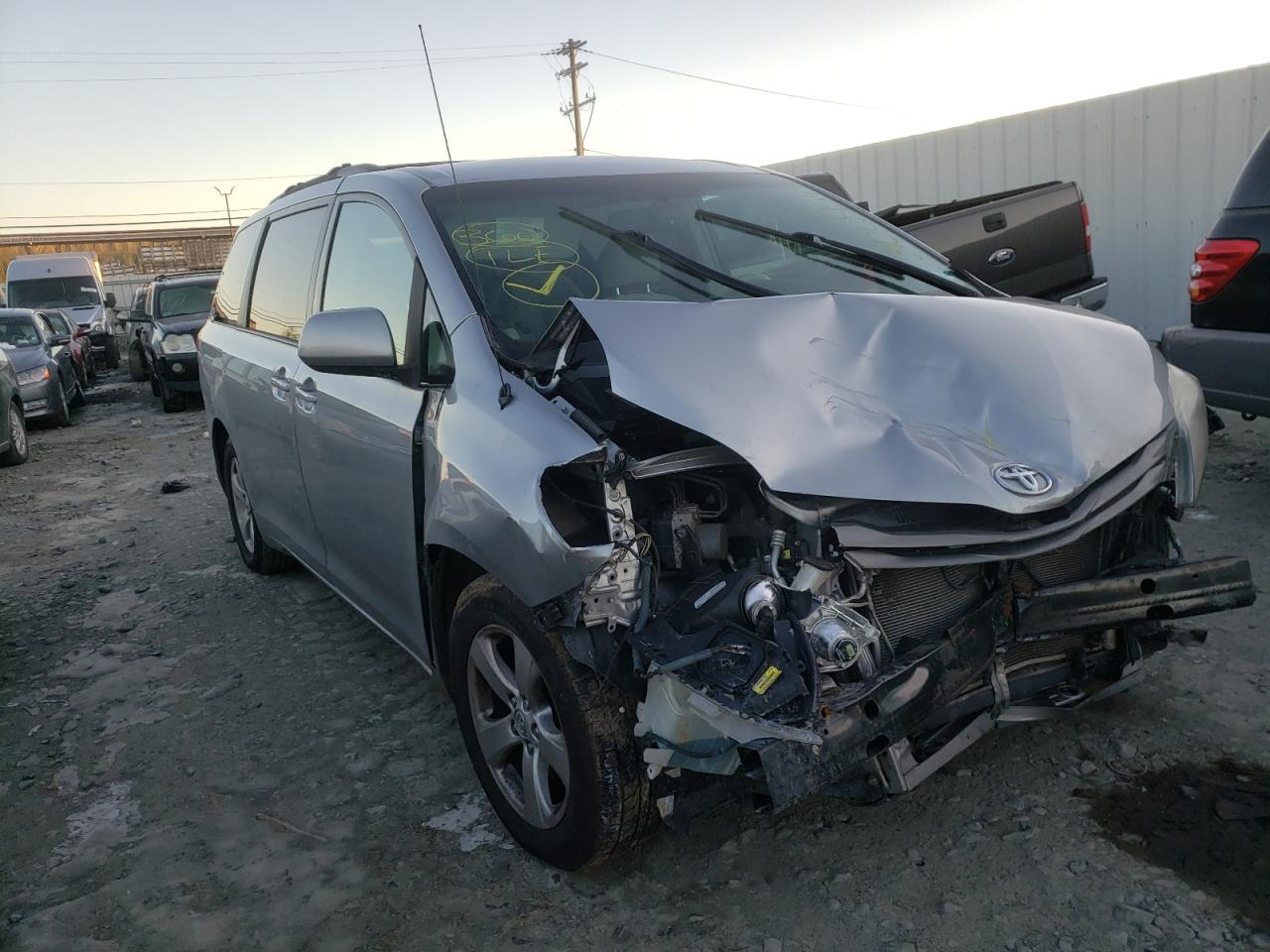 Photo 1 from auction – 2011 TOYOTA SIENNA LE with VIN 5TDKK3DC6BS011996