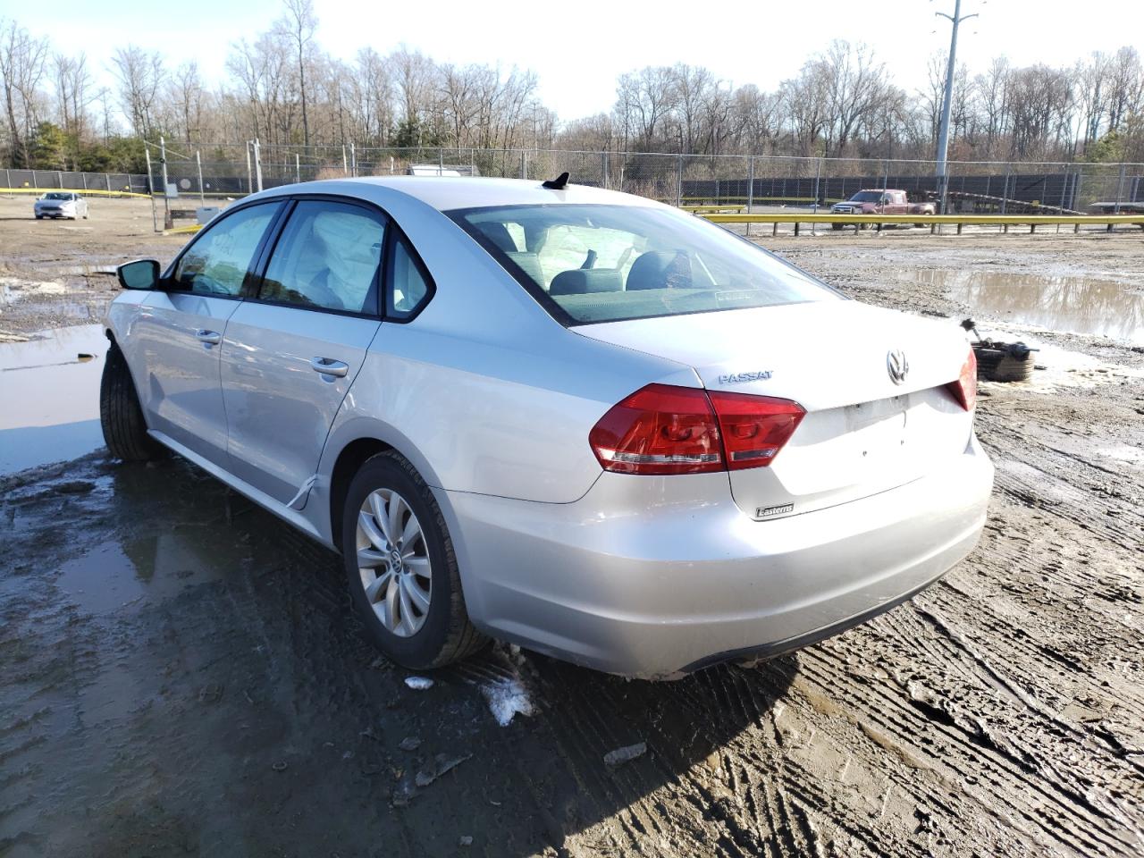 Photo 3 from auction – 2015 VOLKSWAGEN PASSAT S with VIN 1VWAT7A32FC035303