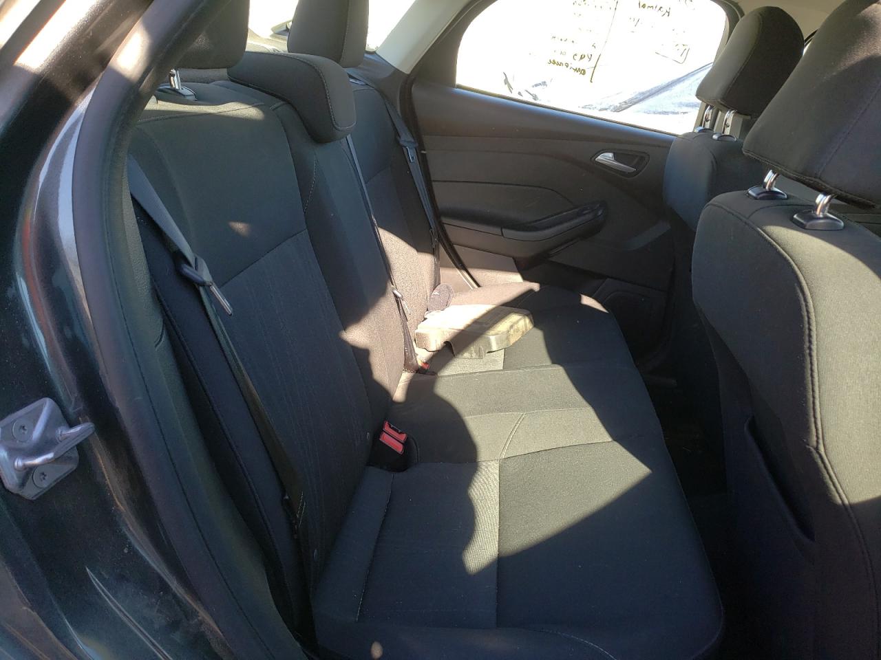 Photo 6 from auction – 2016 FORD FOCUS SE with VIN 1FADP3F21GL355555