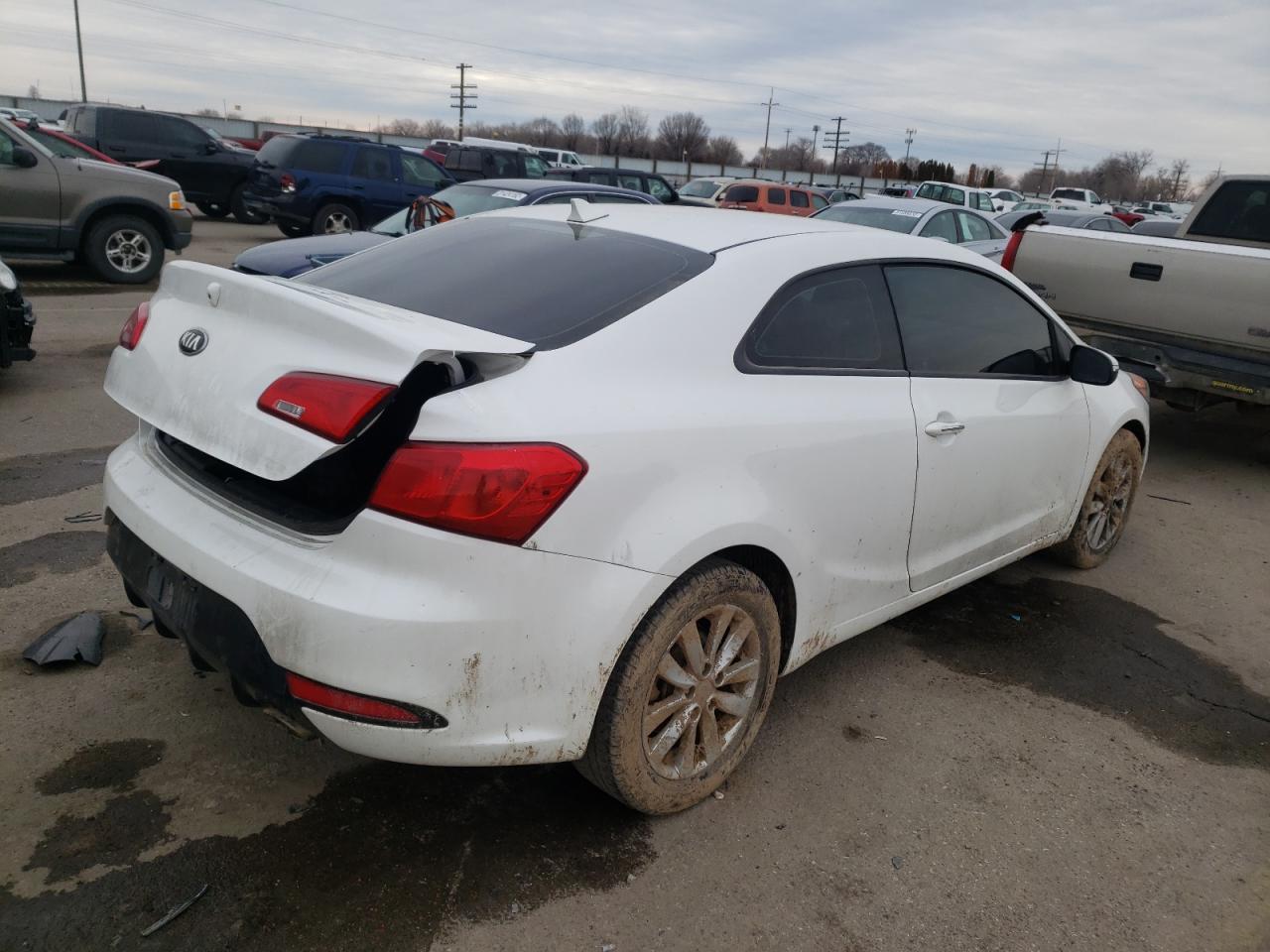Photo 4 from auction – 2016 KIA FORTE EX with VIN KNAFX6A8XG5659078