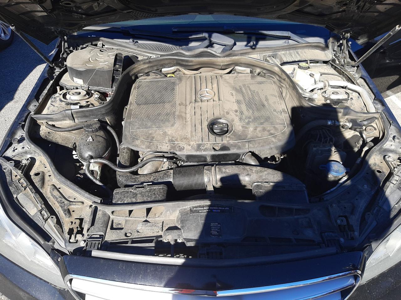 Photo 7 from auction – 2015 MERCEDES-BENZ E 250 BLUE with VIN WDDHF0EB7FB087037