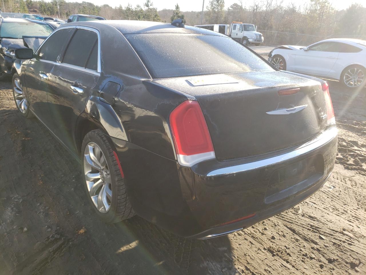 Photo 3 from auction – 2019 CHRYSLER 300 LIMITE with VIN 2C3CCAEG1KH697424