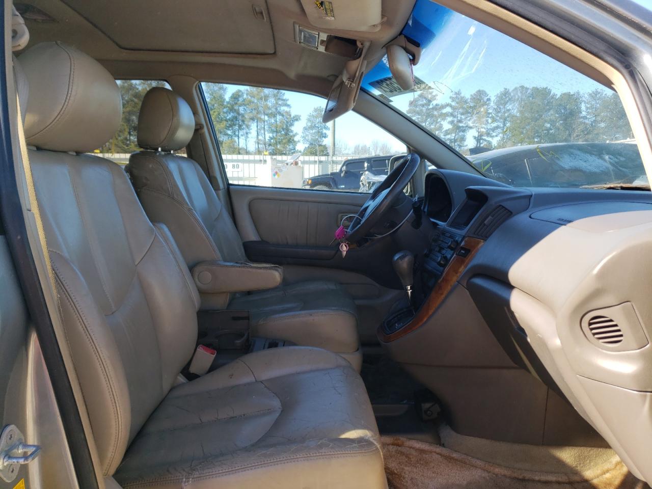 Photo 5 from auction – 2001 LEXUS RX 300 with VIN JT6GF10U9Y0061453