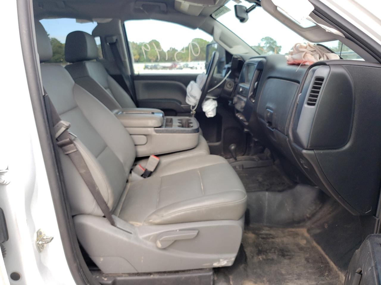 Photo 5 from auction – 2019 CHEVROLET SILVERADO with VIN 1GC1KREGXKF109753