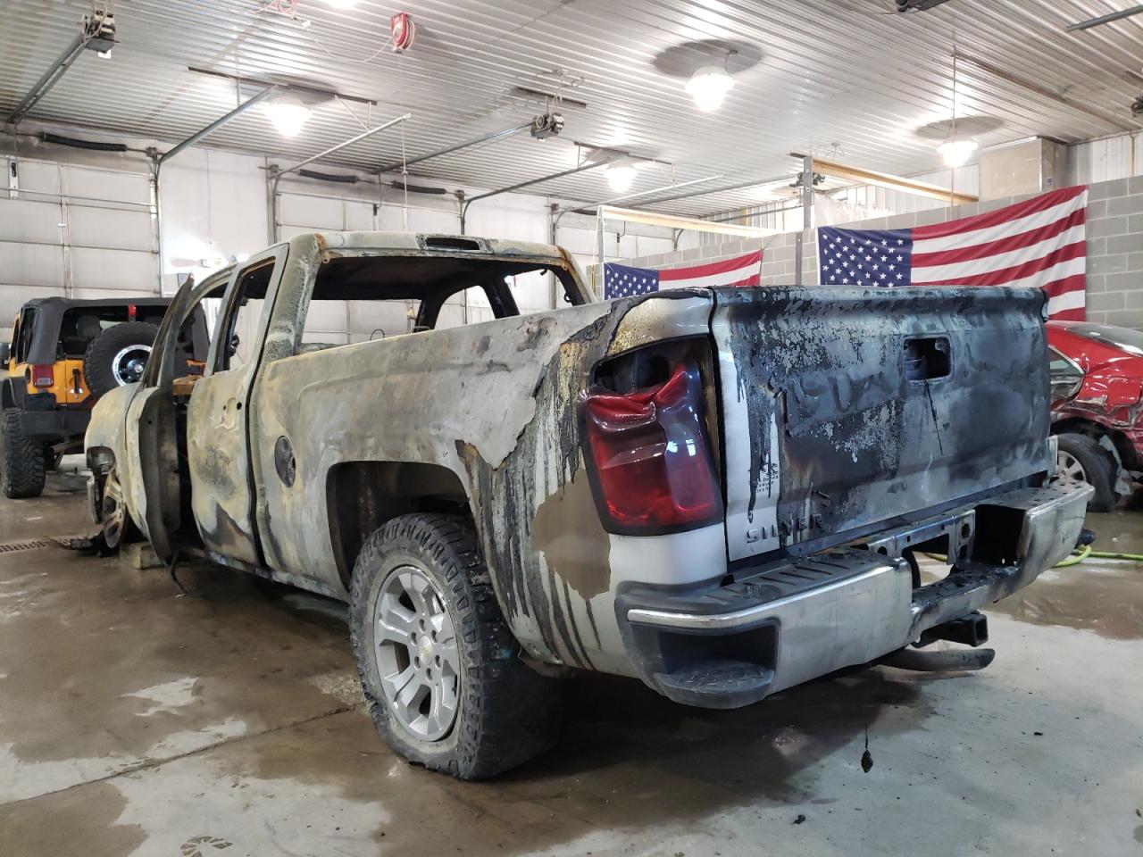 Photo 3 from auction – 2014 CHEVROLET SILVERADO with VIN 1GCVKREC5EZ232345