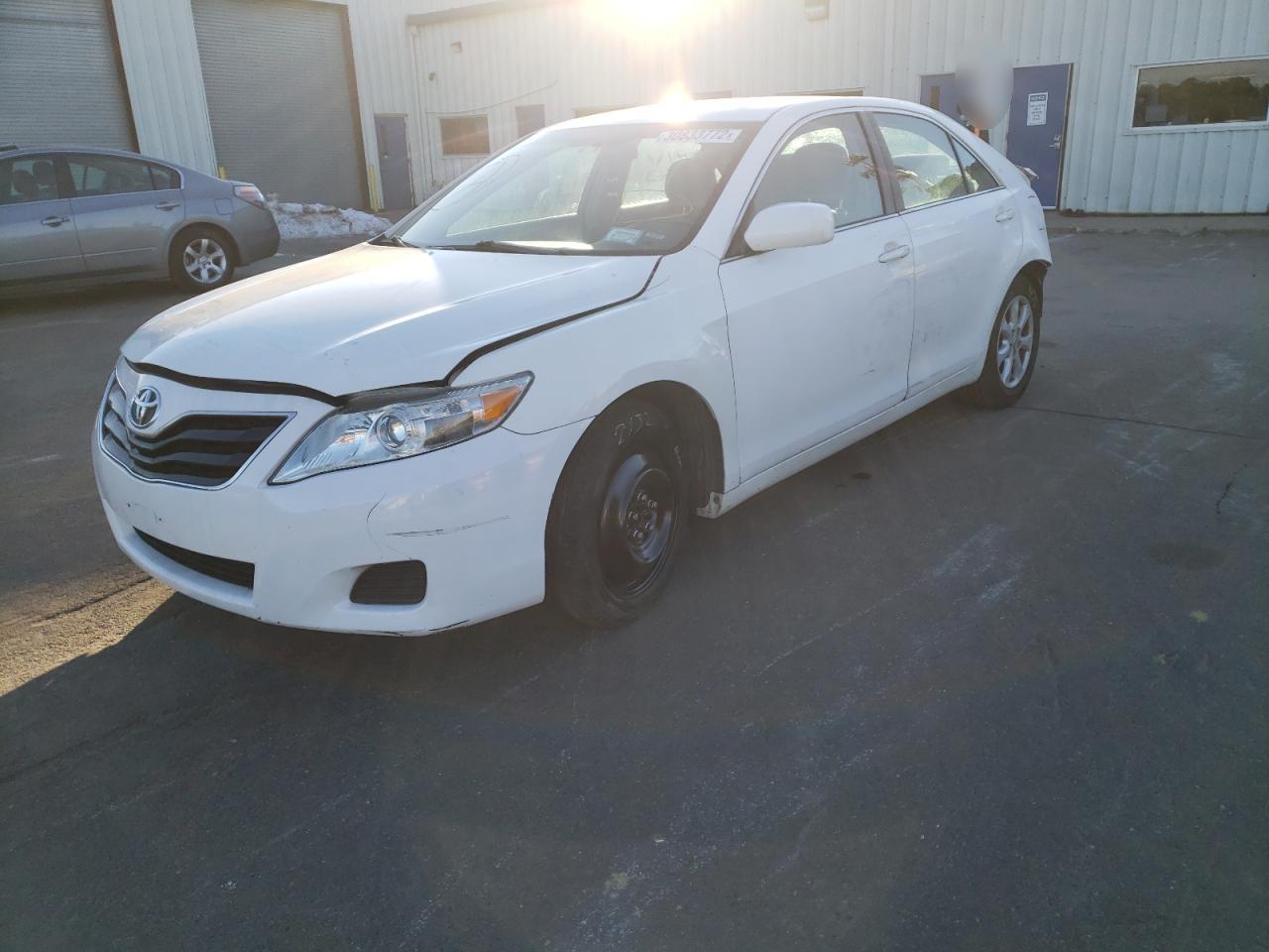 Photo 2 from auction – 2011 TOYOTA CAMRY BASE with VIN 4T1BF3EK5BU686272