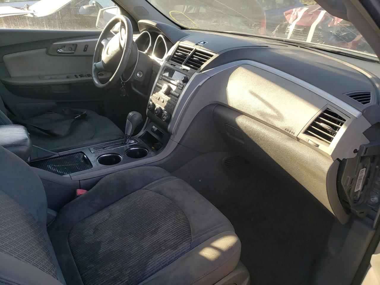 Photo 5 from auction – 2009 CHEVROLET TRAVERSE L with VIN 1GNER23D69S141752