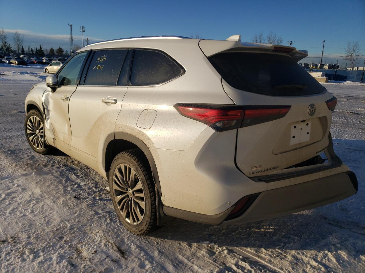 Photo 3 from auction – 2021 TOYOTA HIGHLANDER with VIN 5TDFZRBH9MS102343